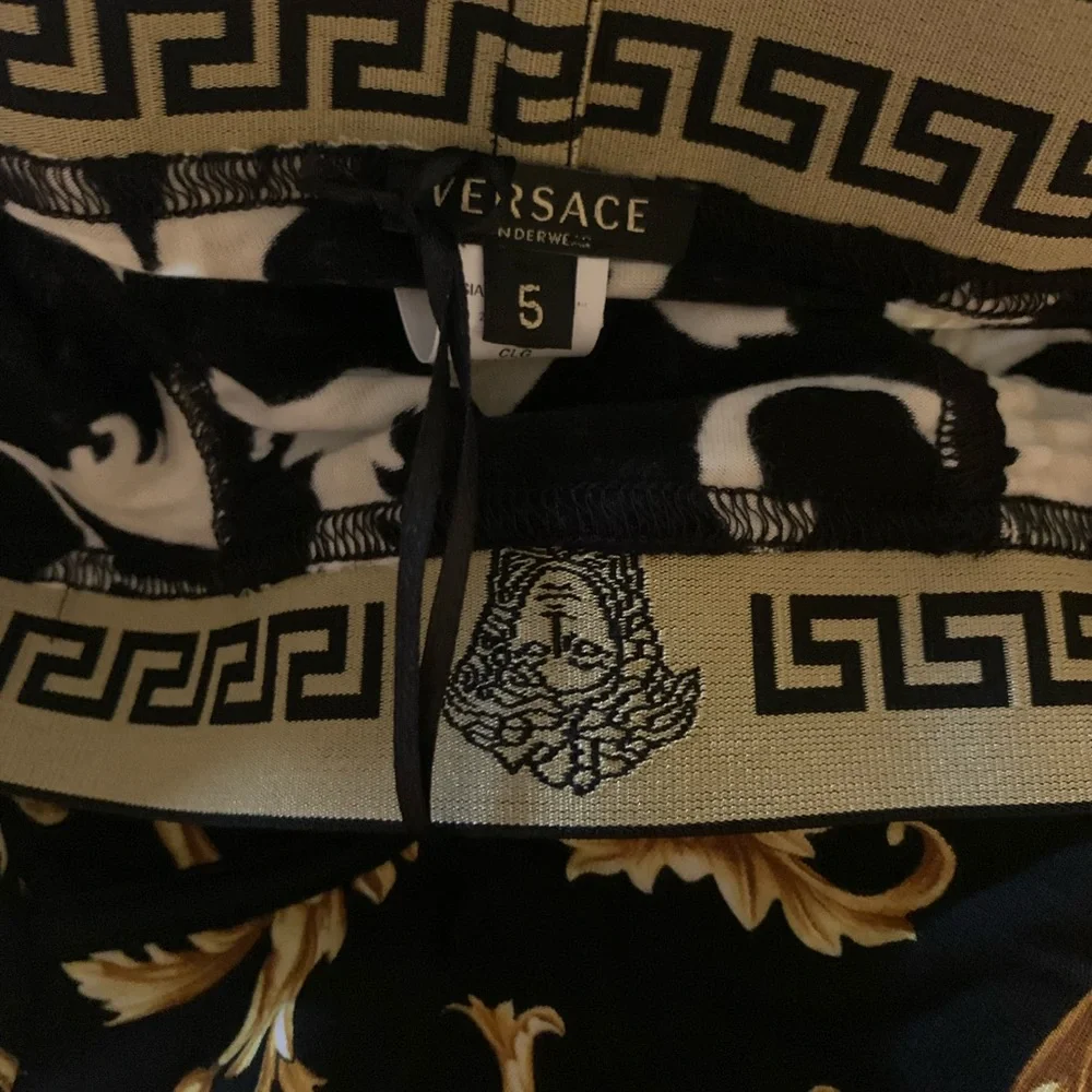 VERSACE - Picture 6 of 10